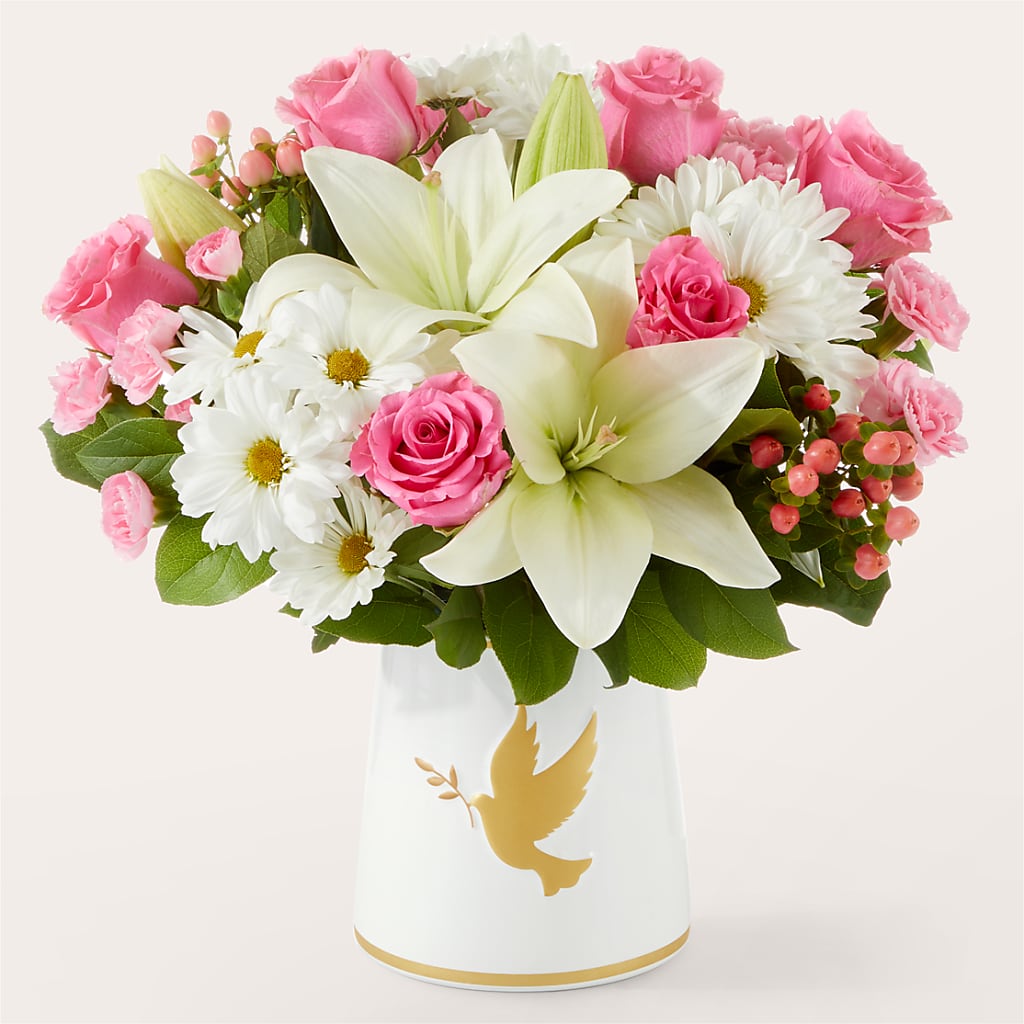 Whispers of Comfort Bouquet – BUSSE AND RIECK FLOWERS PLANTS & GIFTS, Kankakee IL
