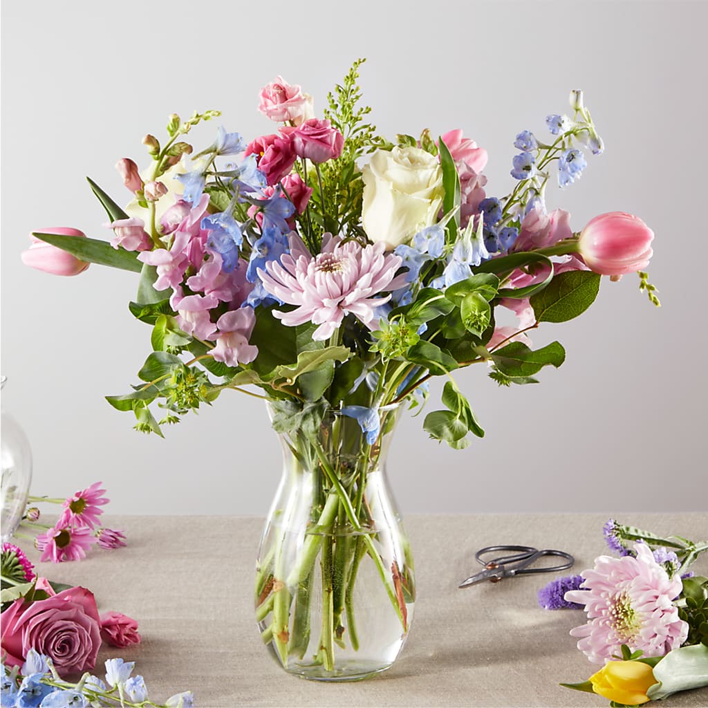 Pastel Tradition - A Florist Original – BUSSE AND RIECK FLOWERS PLANTS & GIFTS, Kankakee IL