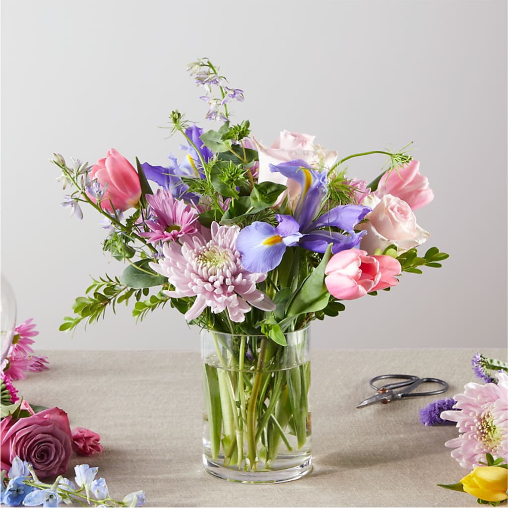 Pastel Tradition - A Florist Original – BUSSE AND RIECK FLOWERS PLANTS & GIFTS, Kankakee IL