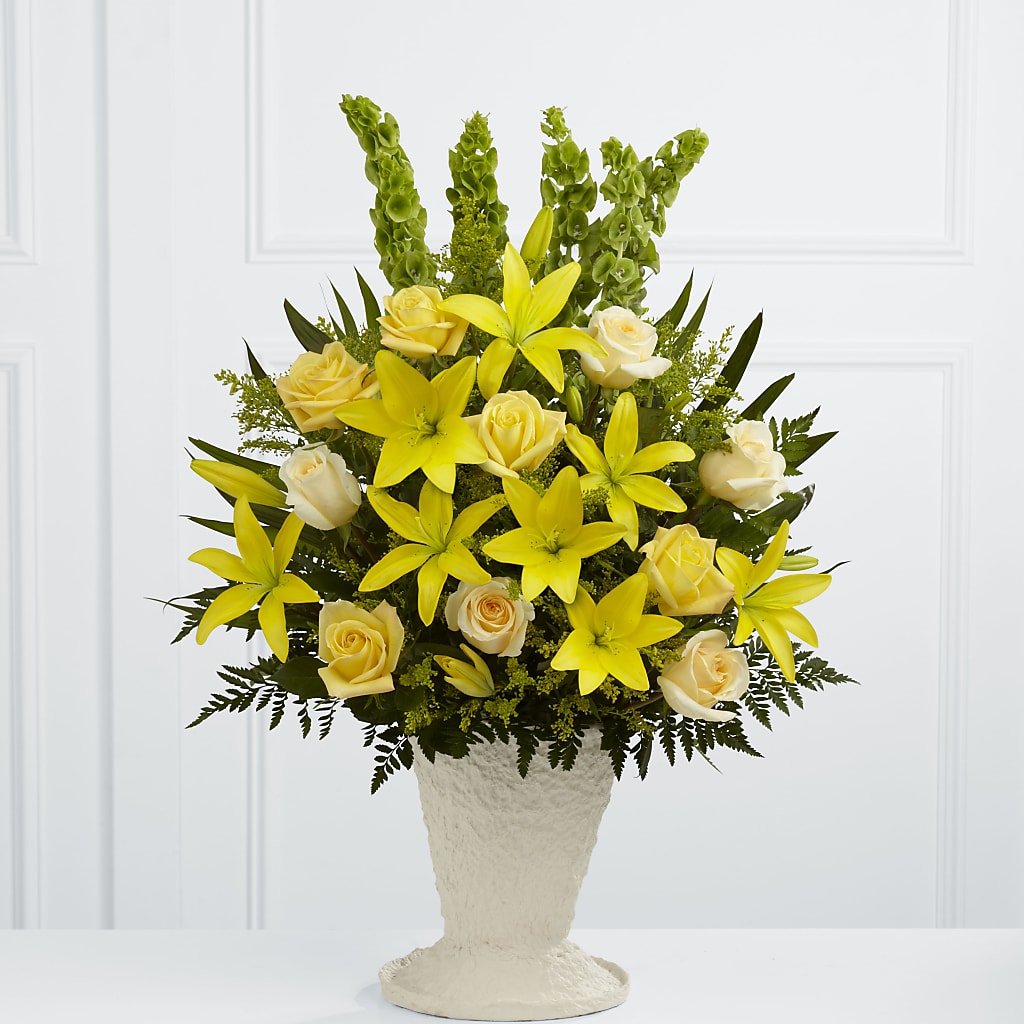 Golden Memories Arrangement – BUSSE AND RIECK FLOWERS PLANTS & GIFTS, Kankakee IL