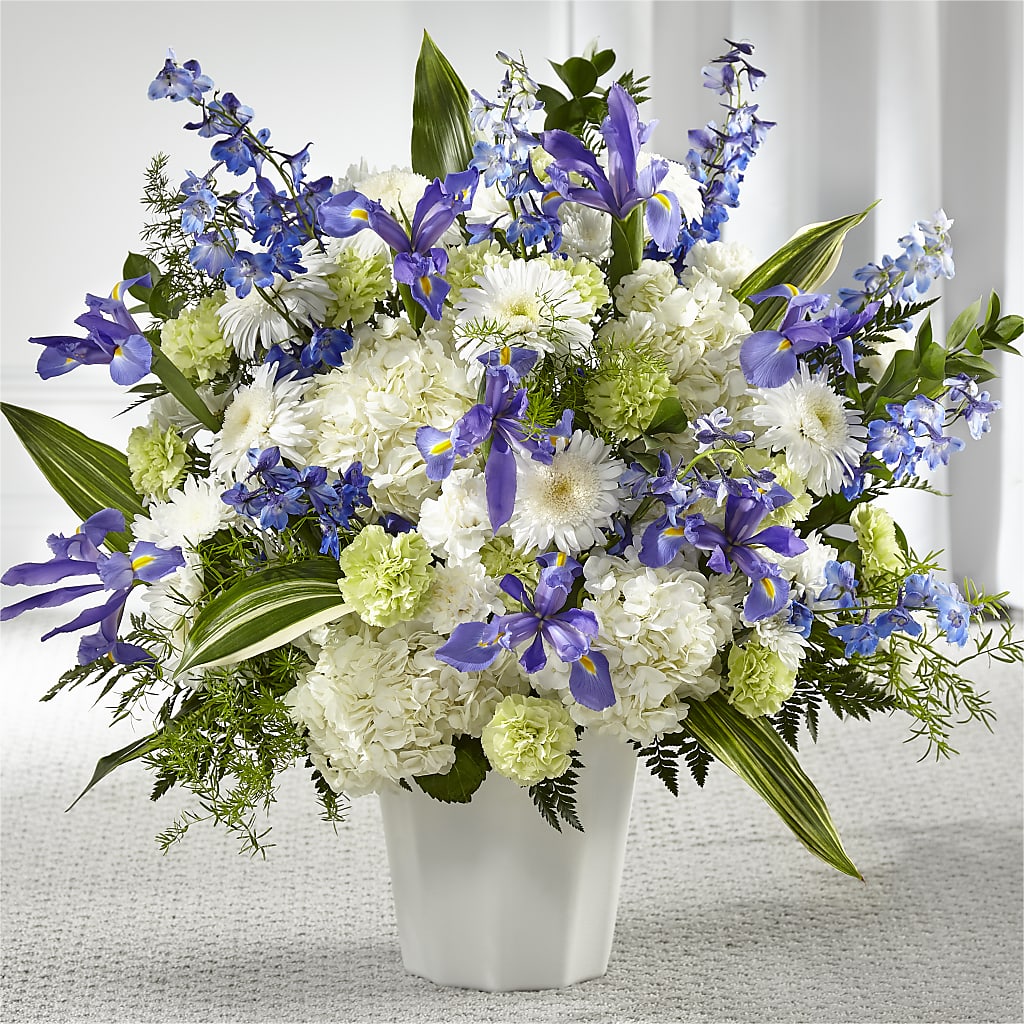 Soft Serenity Floor Basket – BUSSE AND RIECK FLOWERS PLANTS & GIFTS, Kankakee IL