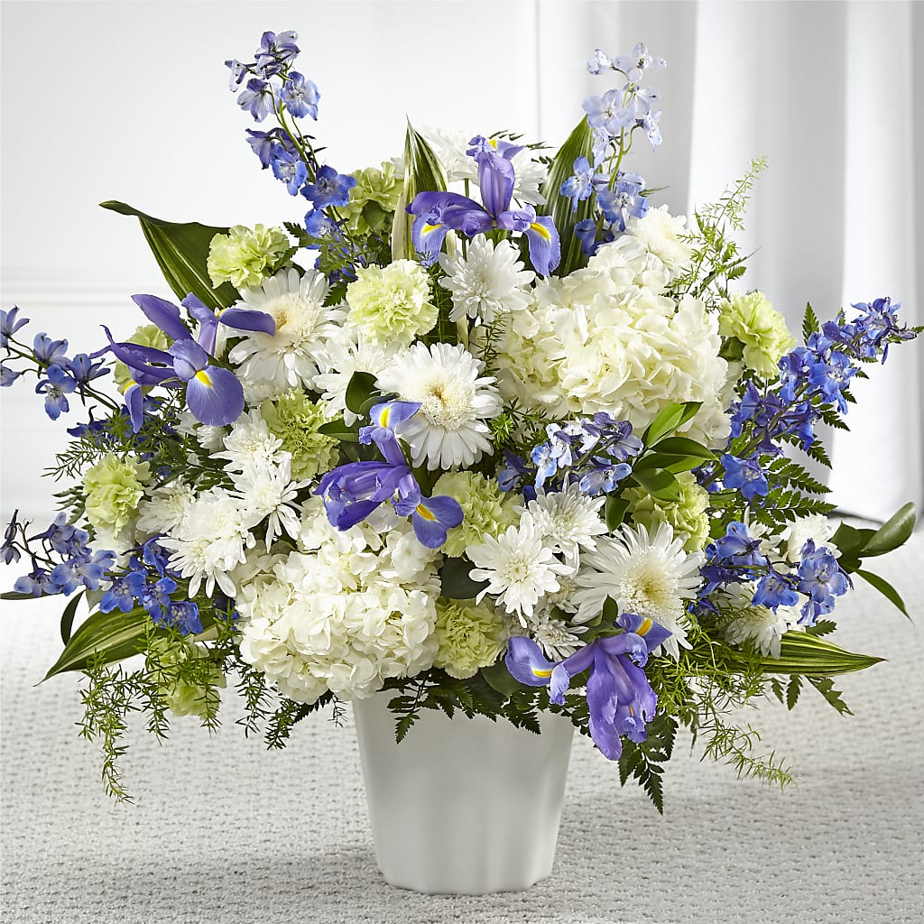 Soft Serenity Floor Basket – BUSSE AND RIECK FLOWERS PLANTS & GIFTS, Kankakee IL