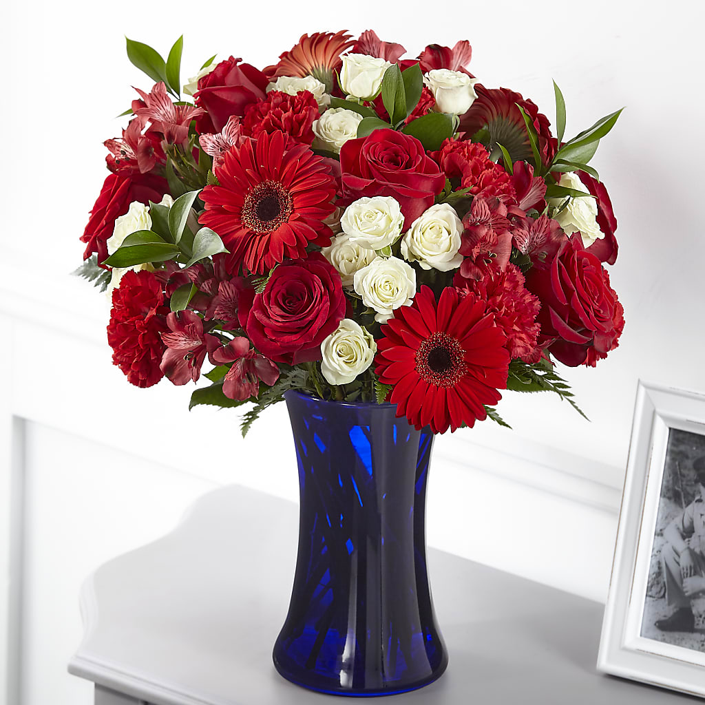 Hearts Embrace Bouquet – BUSSE AND RIECK FLOWERS PLANTS & GIFTS, Kankakee IL
