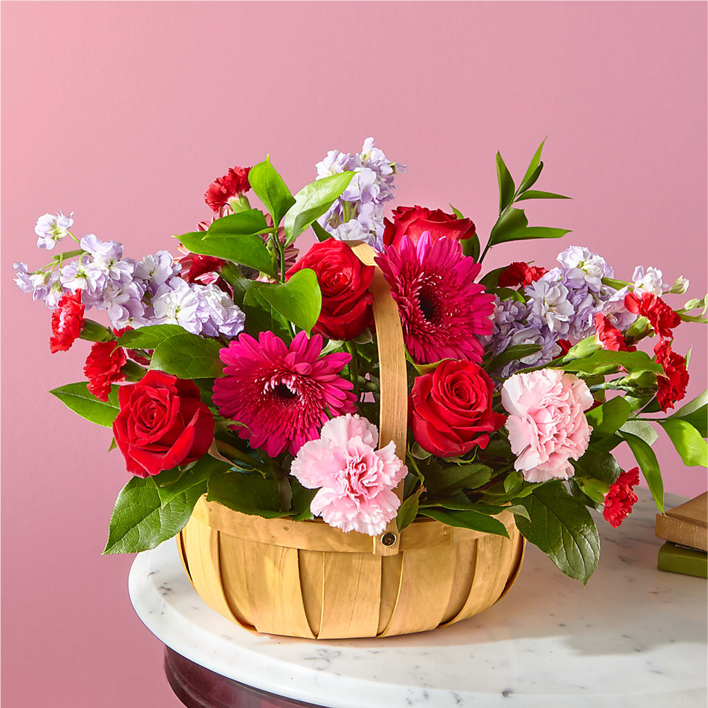 Pink Picnic Basket – BUSSE AND RIECK FLOWERS PLANTS & GIFTS, Kankakee IL