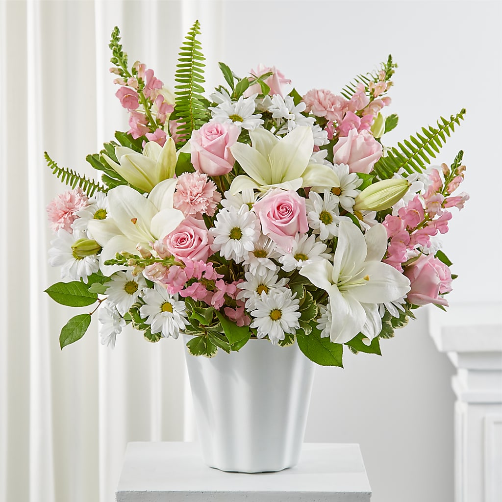 Soft Touch Tabletop Basket – BUSSE AND RIECK FLOWERS PLANTS & GIFTS, Kankakee IL