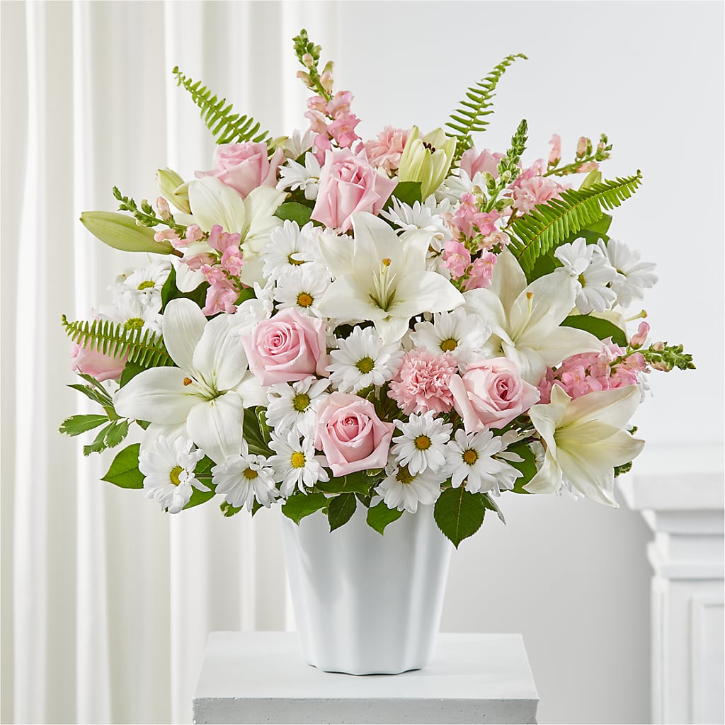 Soft Touch Tabletop Basket – BUSSE AND RIECK FLOWERS PLANTS & GIFTS, Kankakee IL