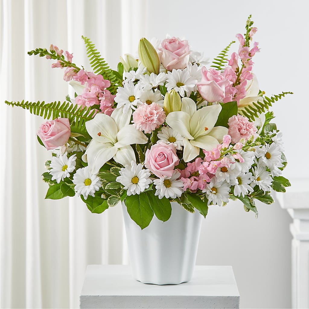 Soft Touch Tabletop Basket – BUSSE AND RIECK FLOWERS PLANTS & GIFTS, Kankakee IL