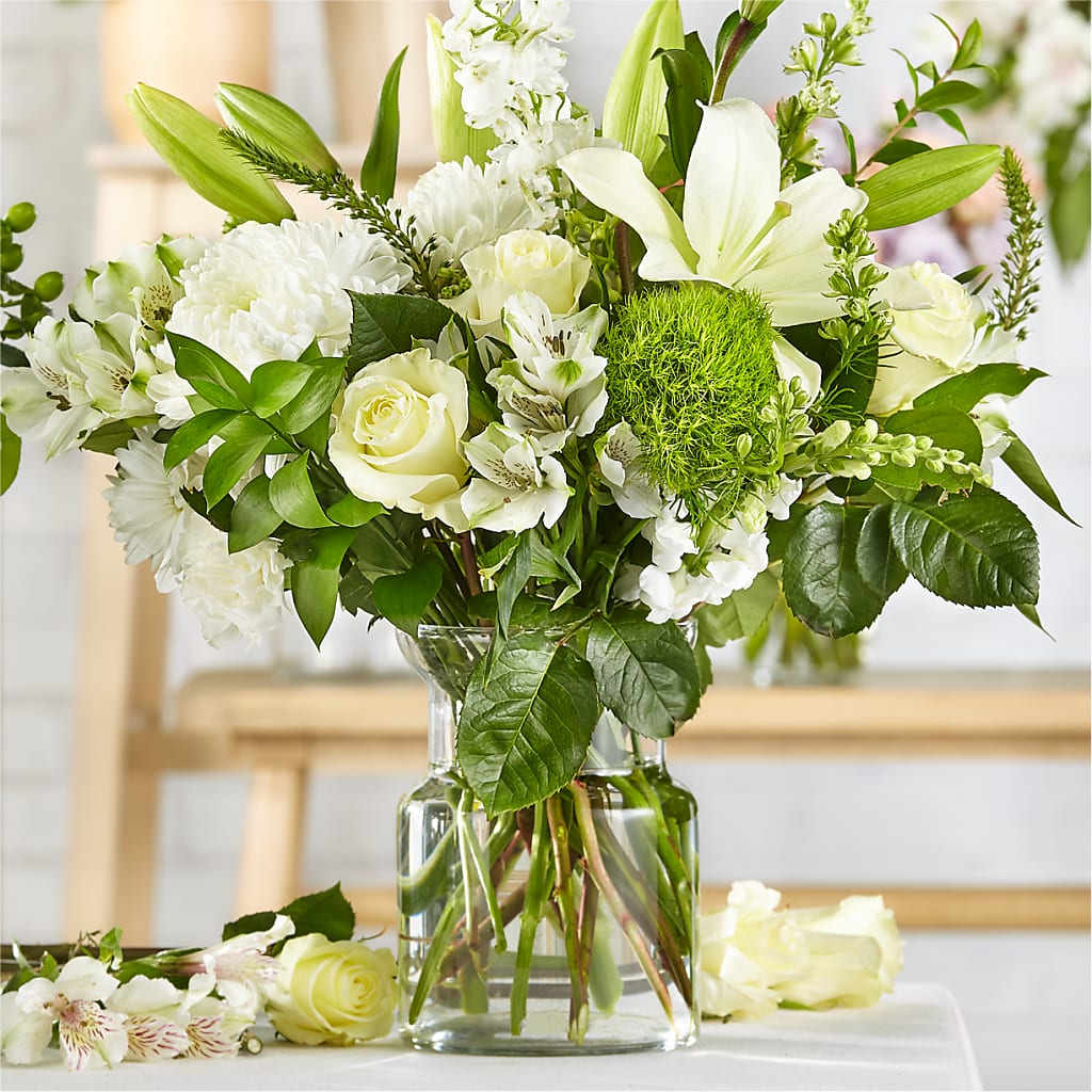Classic Ivory – A Florist Original – BUSSE AND RIECK FLOWERS PLANTS & GIFTS, Kankakee IL