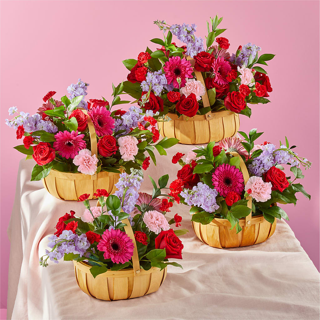 Pink Picnic Basket – BUSSE AND RIECK FLOWERS PLANTS & GIFTS, Kankakee IL