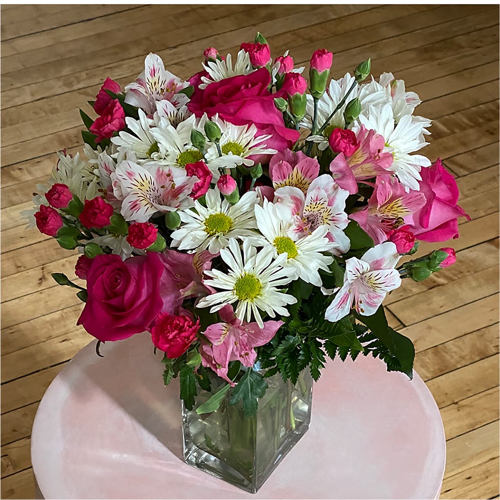 Sweet Surprises® Bouquet – BUSSE AND RIECK FLOWERS PLANTS & GIFTS, Kankakee IL