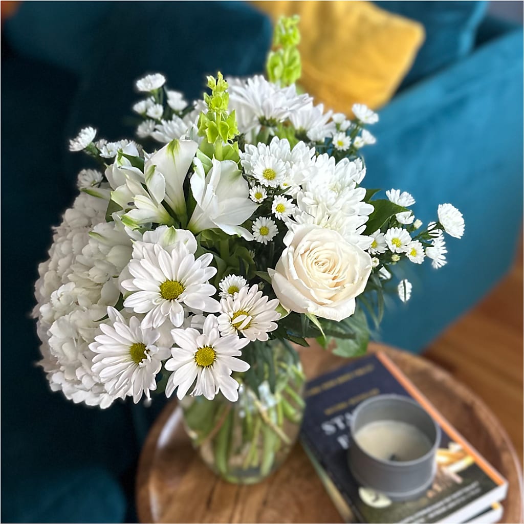 Classic Ivory – A Florist Original – BUSSE AND RIECK FLOWERS PLANTS & GIFTS, Kankakee IL