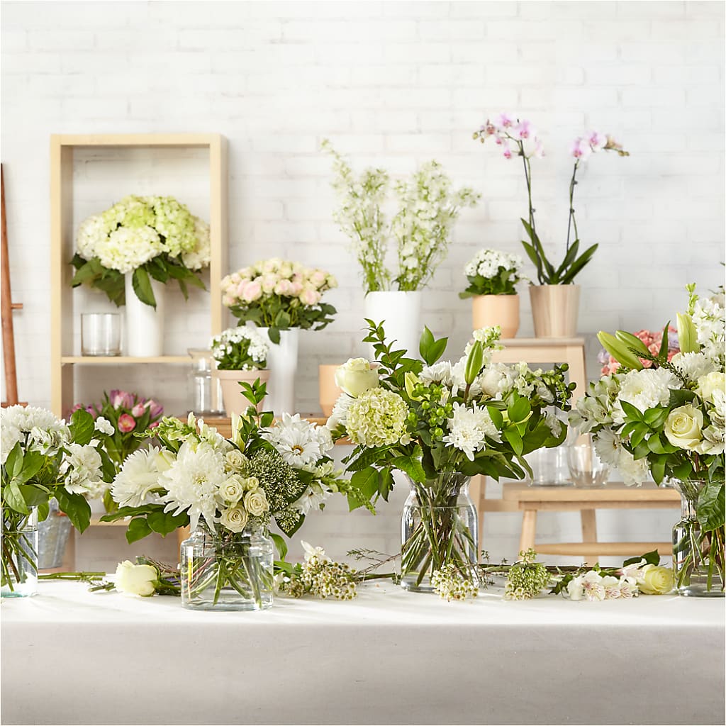 Classic Ivory – A Florist Original – BUSSE AND RIECK FLOWERS PLANTS & GIFTS, Kankakee IL