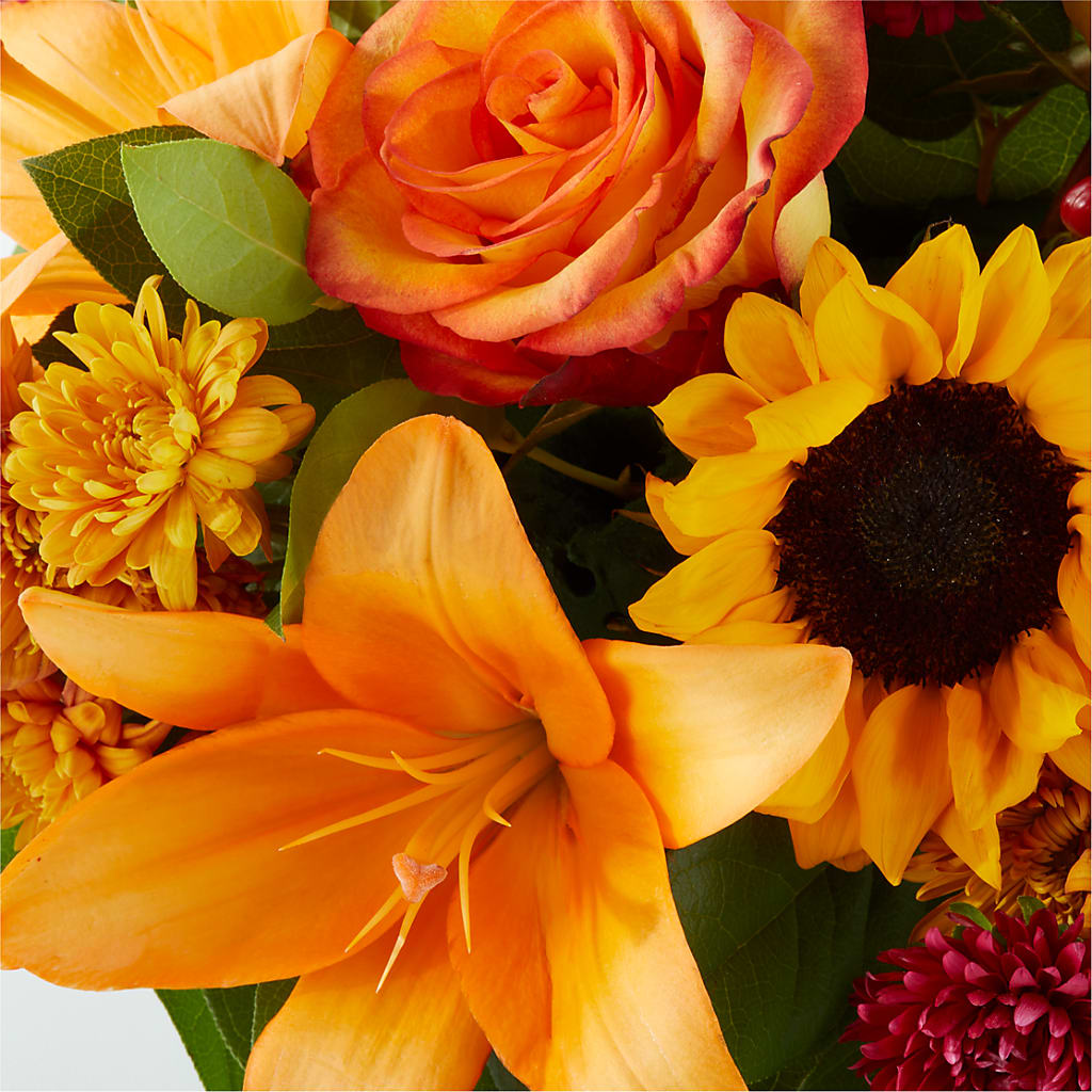 Grateful Centerpiece – BUSSE AND RIECK FLOWERS PLANTS & GIFTS, Kankakee IL