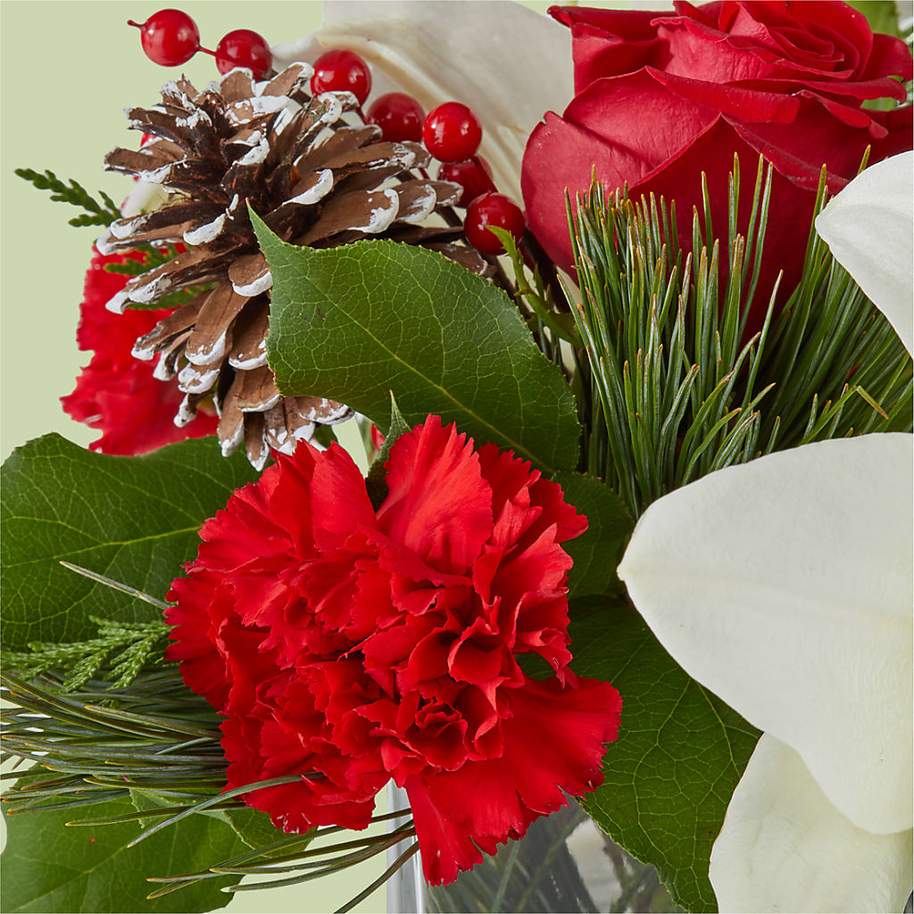 Glistening Icicles Bouquet – BUSSE AND RIECK FLOWERS PLANTS & GIFTS, Kankakee IL
