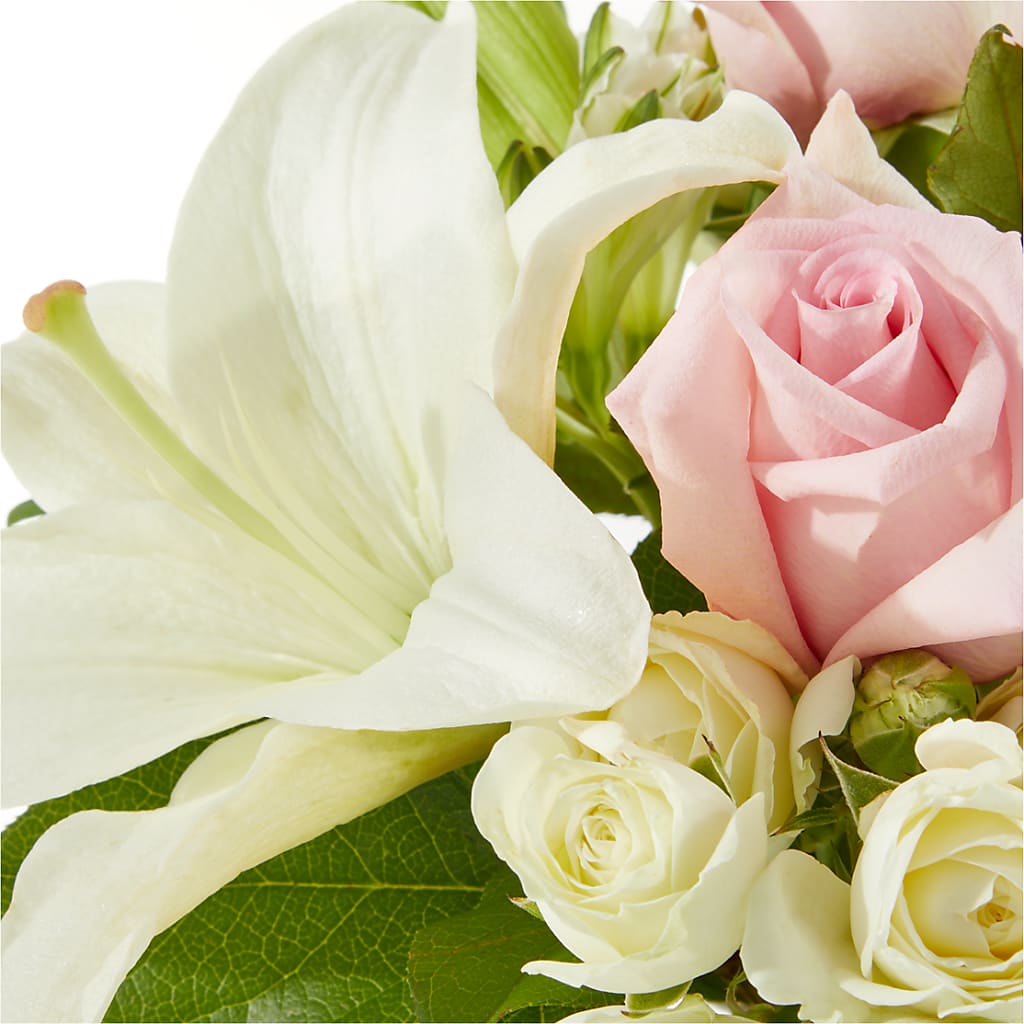 Kindhearted Bouquet – BUSSE AND RIECK FLOWERS PLANTS & GIFTS, Kankakee IL
