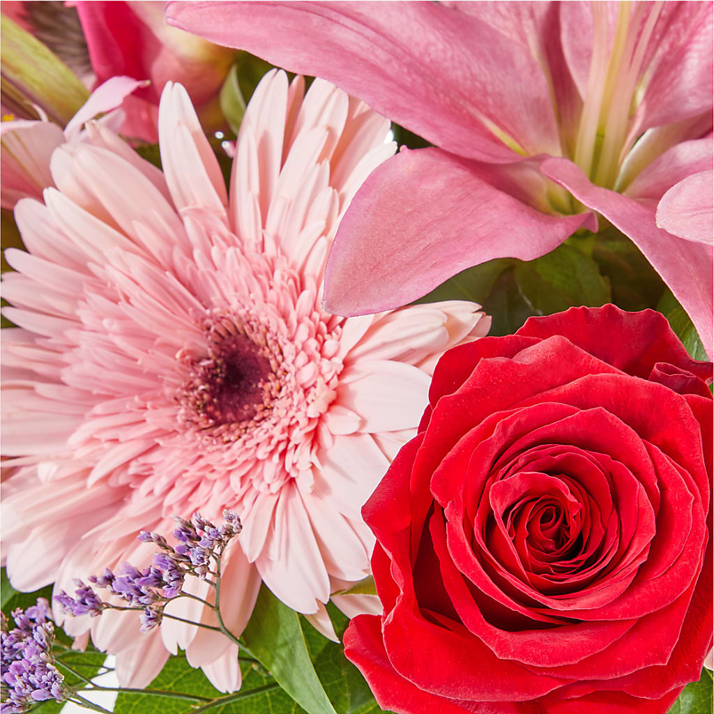 Lots of Love Bouquet – BUSSE AND RIECK FLOWERS PLANTS & GIFTS, Kankakee IL
