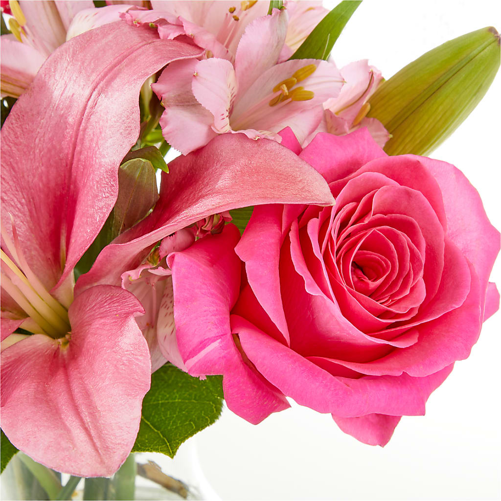Lots of Love Bouquet – BUSSE AND RIECK FLOWERS PLANTS & GIFTS, Kankakee IL