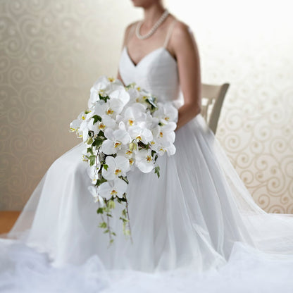 Classic White Bouquet – BUSSE AND RIECK FLOWERS PLANTS & GIFTS, Kankakee IL
