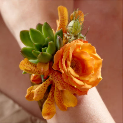 Irresistible Love Wrist Corsage – BUSSE AND RIECK FLOWERS PLANTS & GIFTS, Kankakee IL