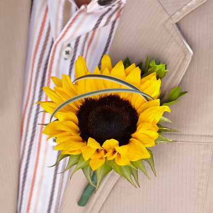 Free Spirit Boutonniere – BUSSE AND RIECK FLOWERS PLANTS & GIFTS, Kankakee IL