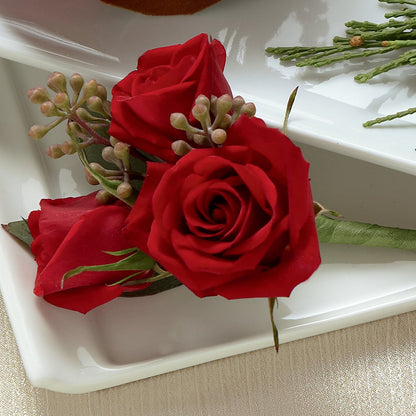 Red Spray Rose Boutonniere – BUSSE AND RIECK FLOWERS PLANTS & GIFTS, Kankakee IL