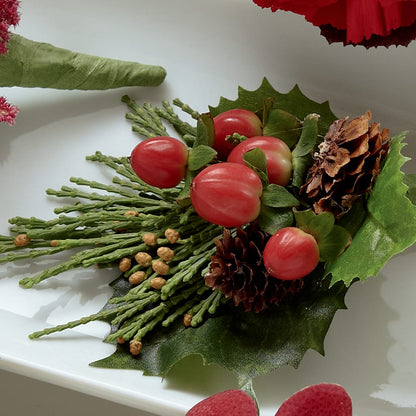 Red Berry Boutonniere – BUSSE AND RIECK FLOWERS PLANTS & GIFTS, Kankakee IL